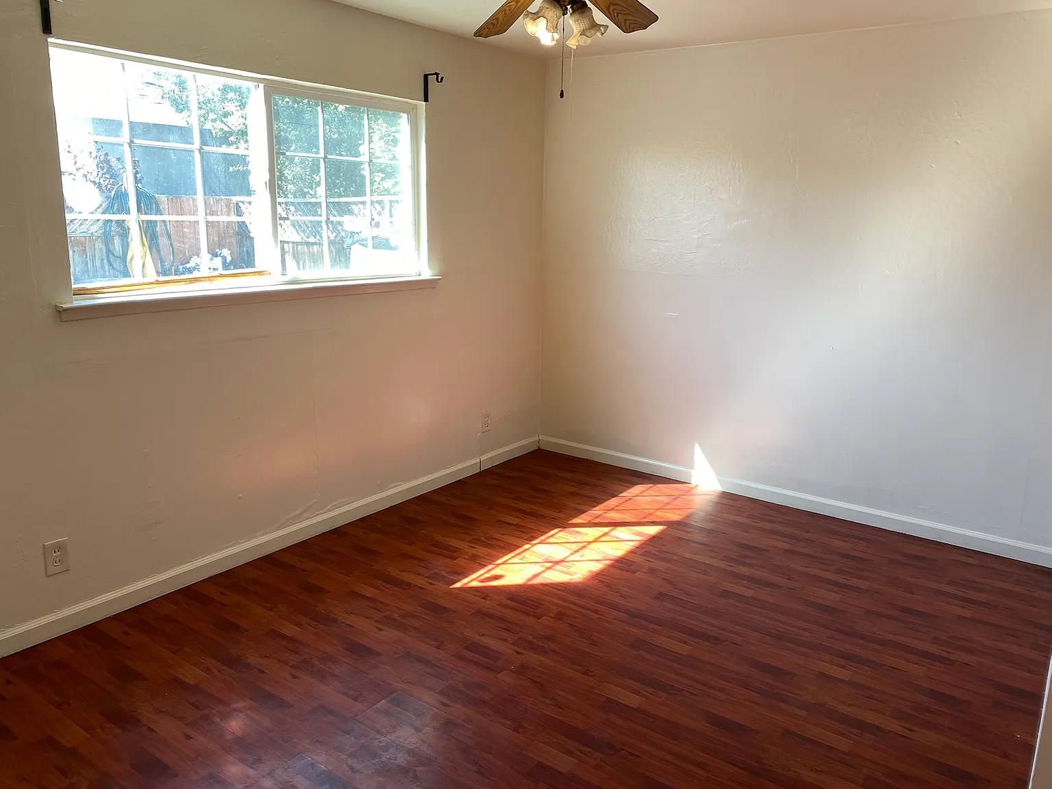 3 bed, 1000 sqft, $3,500 — Photo 4