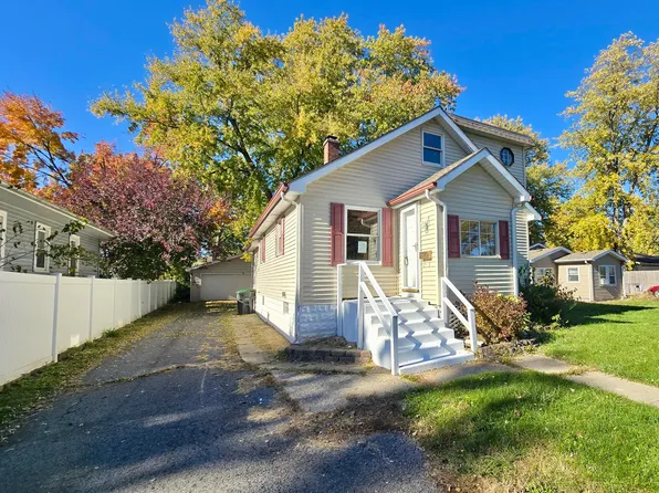 218 N Ash St, Hobart, IN 46342