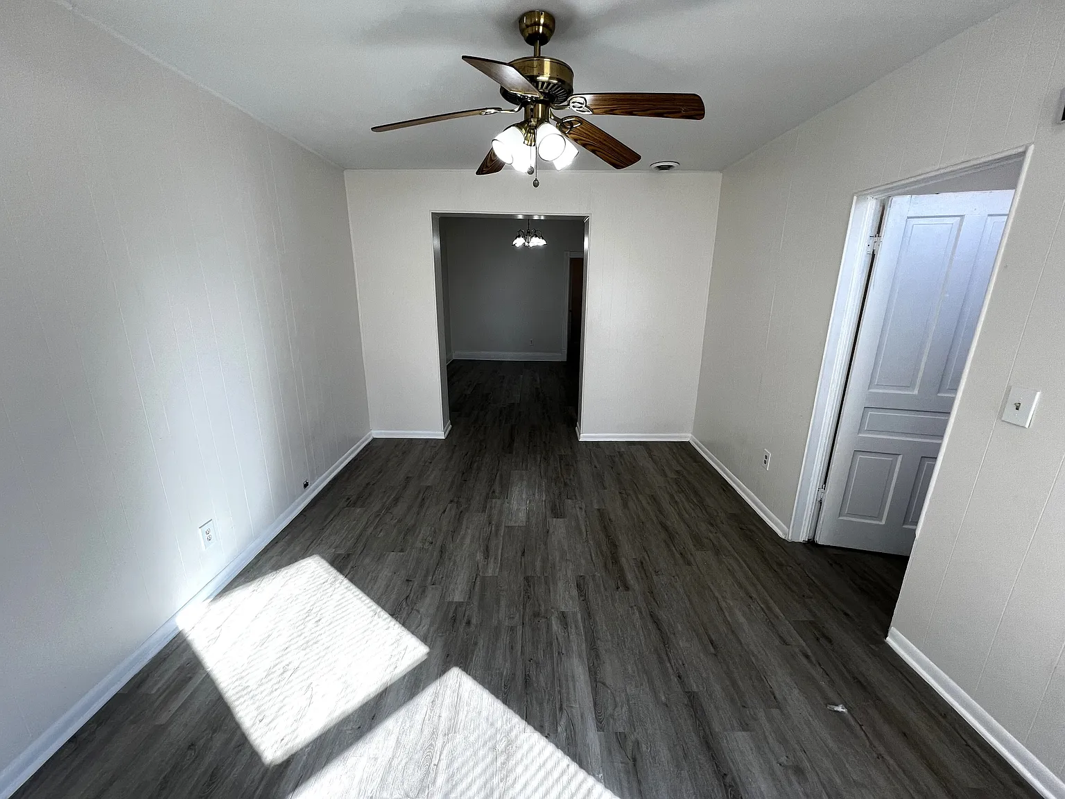 3 bed, 1100 sqft, $1,300 — Photo 4