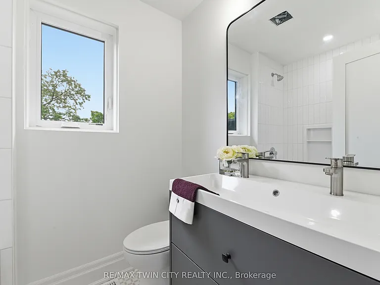 37 Edwin St #2 — Photo 10