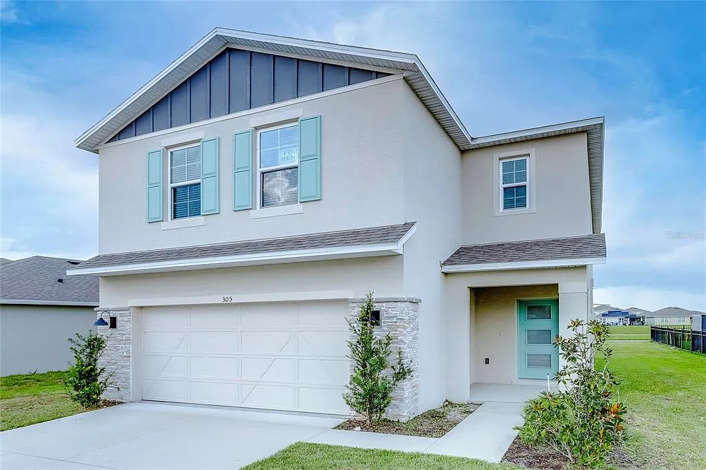 4 bed, 2.5 bath, 2260 sqft, $2,500 — Photo 1
