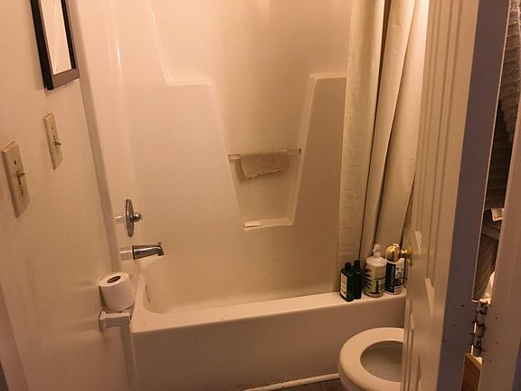 5th image of 109 W Clay St