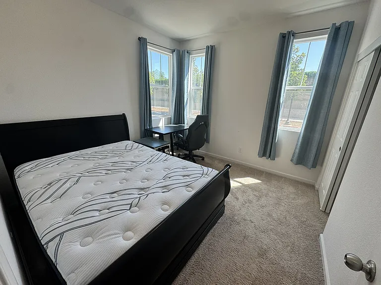 2904 Dillon Ln — Photo 14