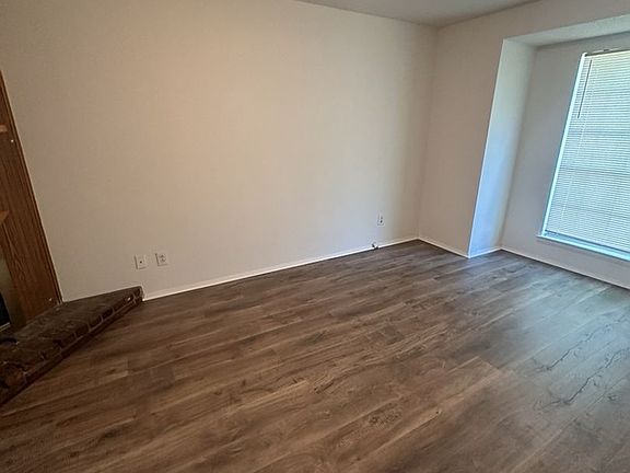 3rd image of 505 Mountain Ridge Rd