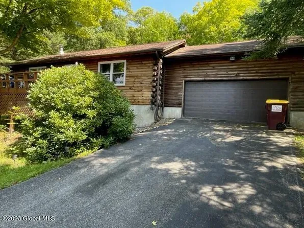 390 East Lake Road, Cossayuna, NY 12823