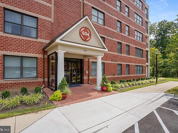 4th image of 604 McKinsey Park Dr APT 405