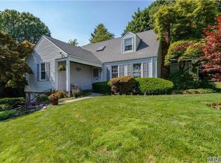 11 Essex Ct, Port Washington, NY 11050