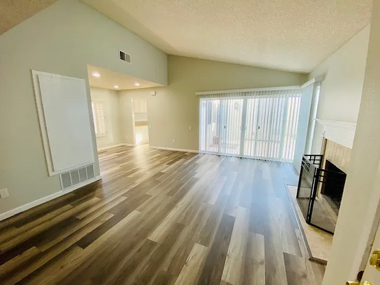 7084 Island Village Dr — Photo 17