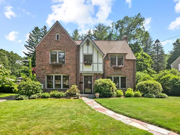 265 Converse St, Longmeadow, MA 01106