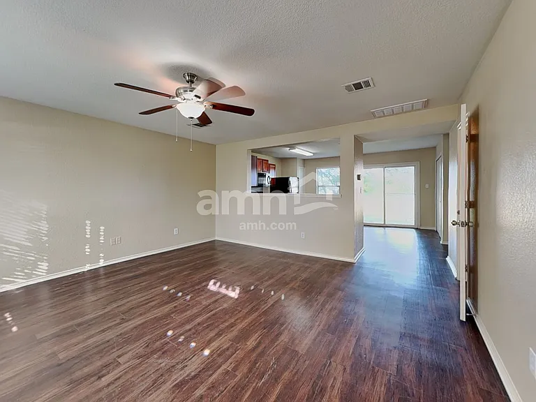 115 Karrie Dr — Photo 5