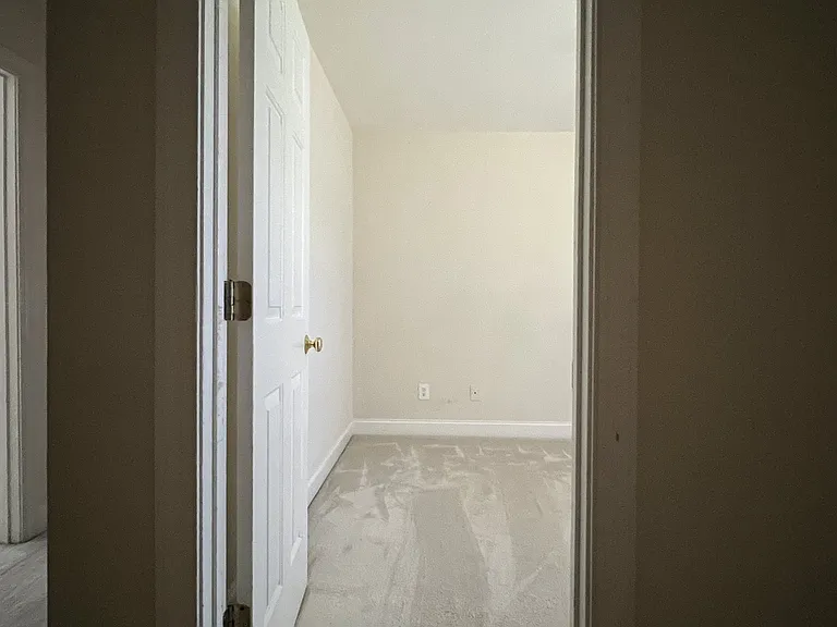 Guest Room 2 (upstairs)