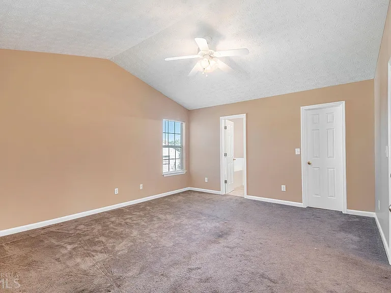 4313 Catalpa Ct — Photo 13