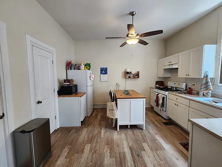 1048 N Marshfield Ave #1R — Photo 4