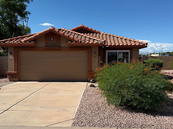 3rd image of 4034 E ALDER Avenue