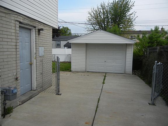 2nd image of 31203 Geraldine St