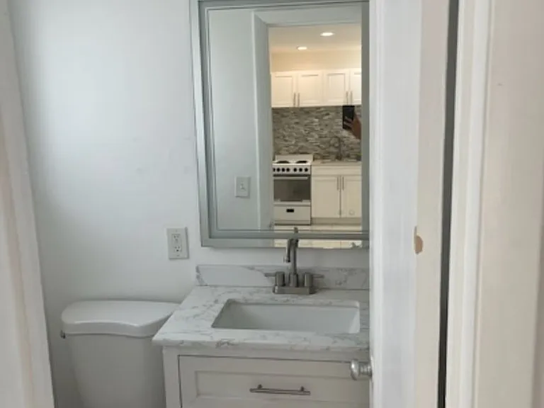 625 S 20th Ave — Photo 8