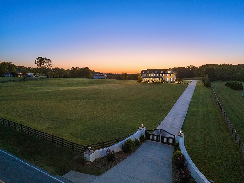 2934 Campbellsville Pike, Columbia, TN 38401 Zillow