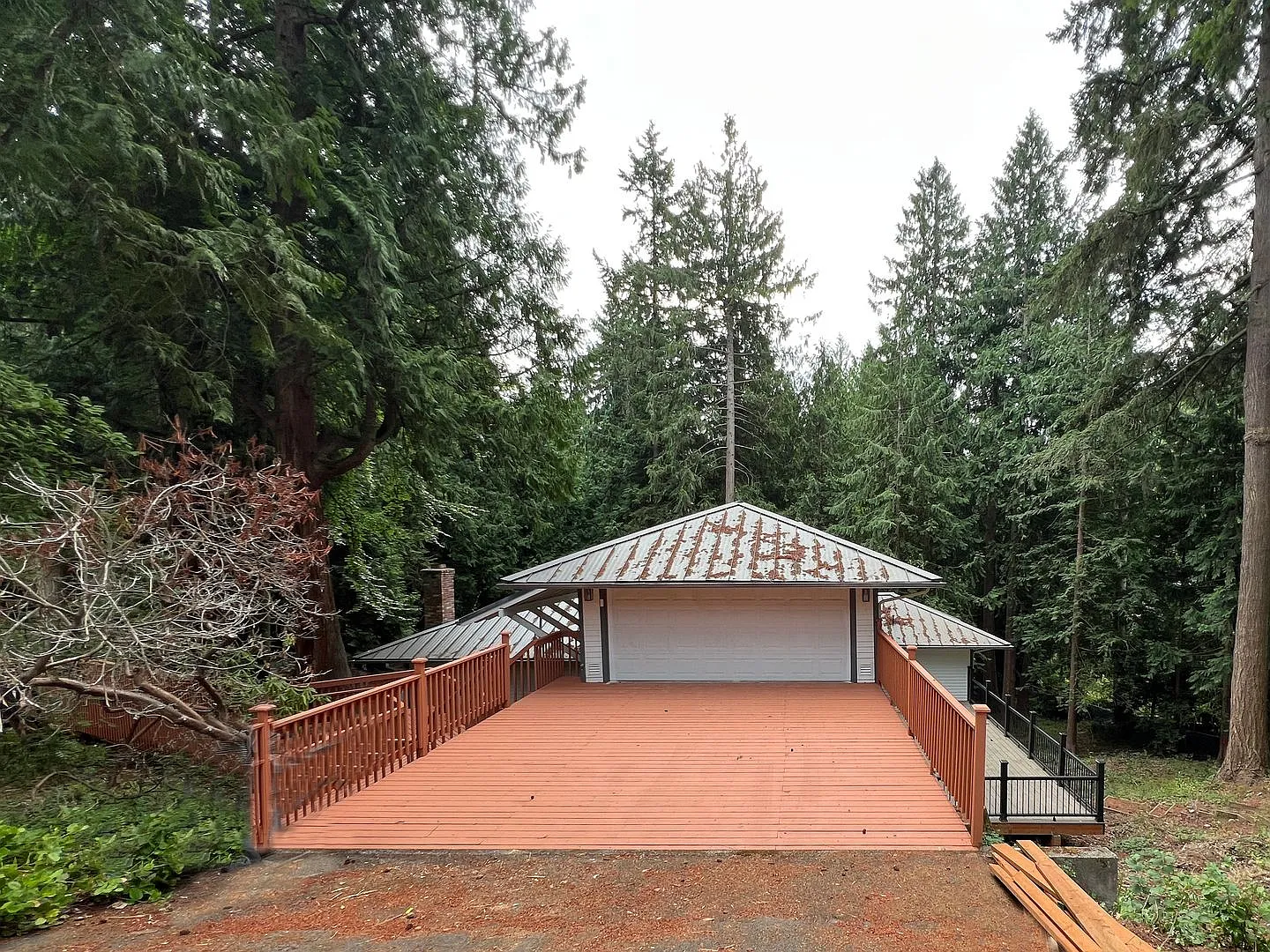 Freshly Remodeled 5BR Home in Prime Bellevue Enatai — Photo 2