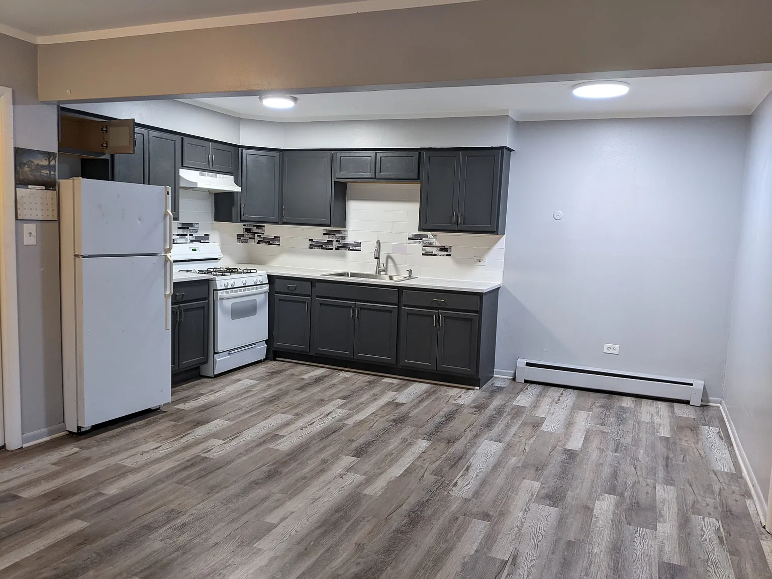 2 bed, 900 sqft, $1,700 — Photo 1