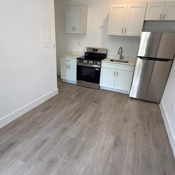 1637 SW 12th St #7 — Photo 1