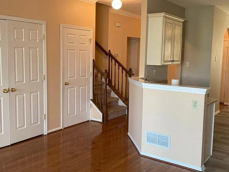 118 Madison Way — Photo 12