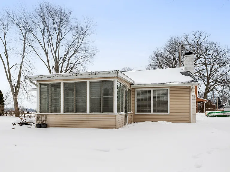292 Grayson Rd — Photo 3