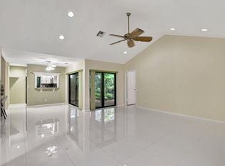 8923 Old Pine Rd, Boca Raton, FL 33433