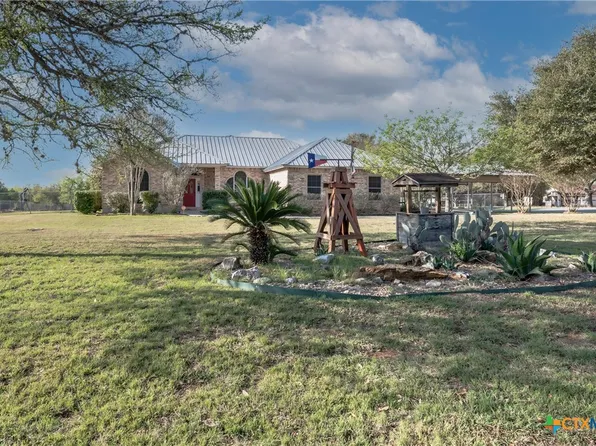 7 Arrowhead Blf, Seguin, TX 78155