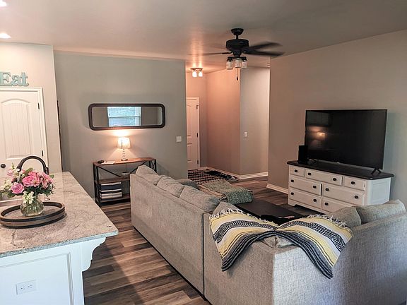4th image of 3400 Lyric St