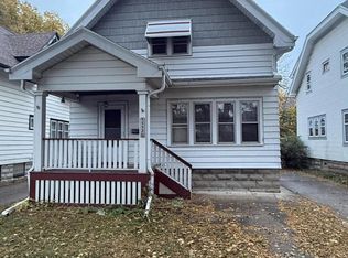 1112 N 69th St, Wauwatosa, WI 53213