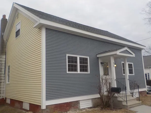 12 Market St, Blackstone, MA 01504