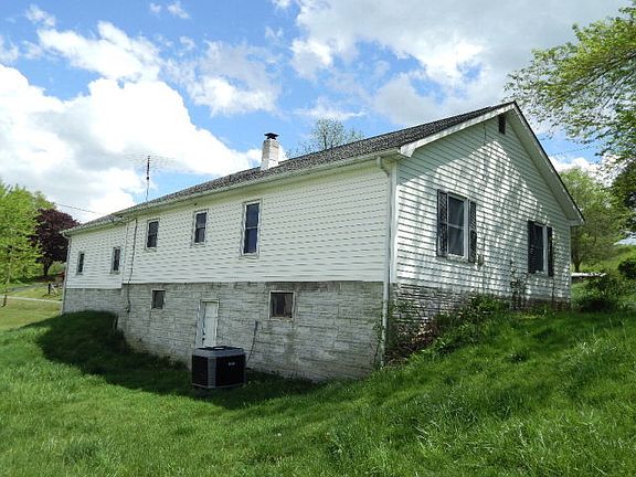 3rd image of 405 Hickory Ln