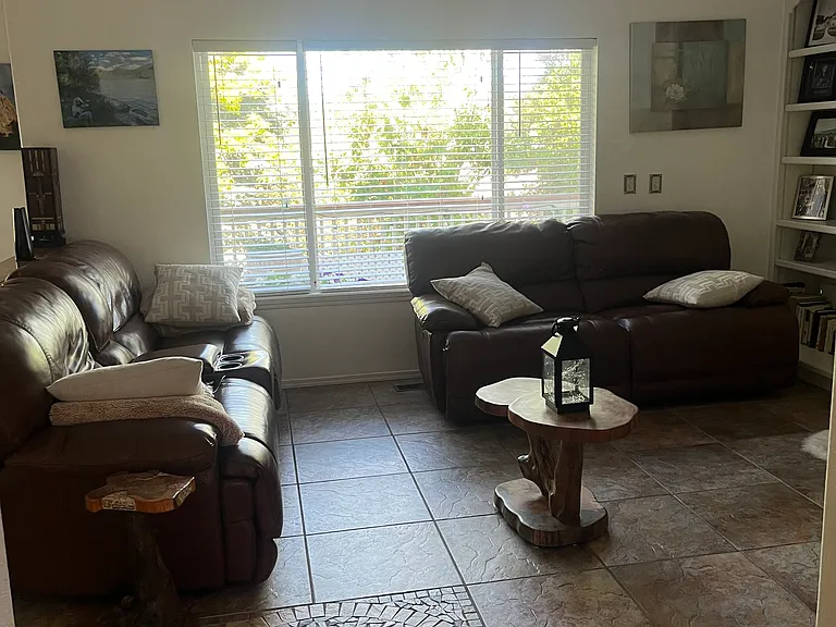 6085 Fescue Dr — Photo 2