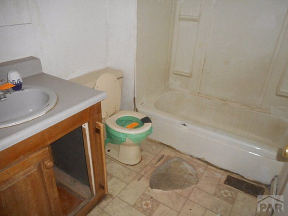 5th image of 1015 E 12th St