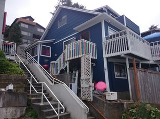 2220 Bonair Pl SW, Seattle, WA 98116