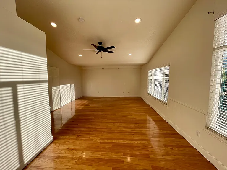 24939 Shoshone Dr — Photo 13