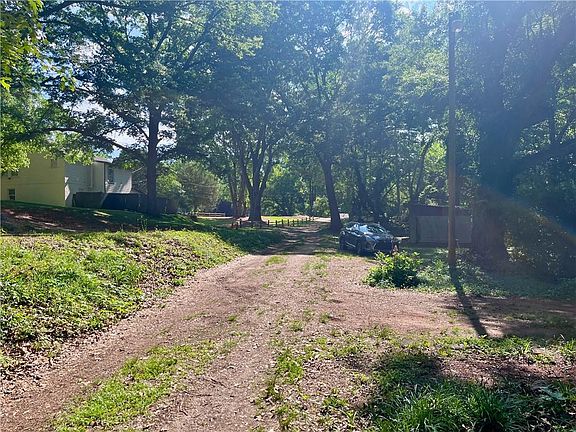 4th image of 2259 Whites Mill Rd