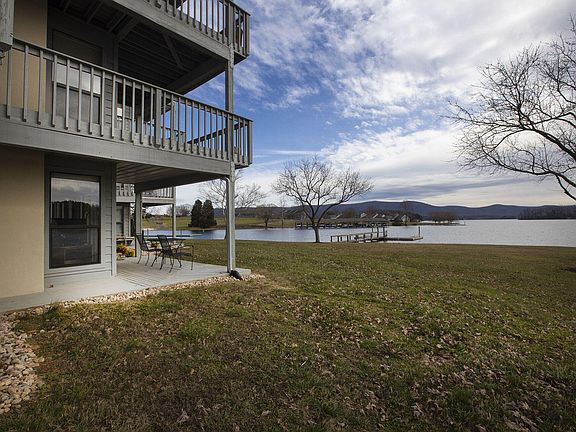 3rd image of 20 Sailors Cove Dr