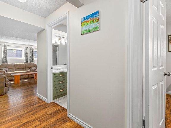 3rd image of 13 Westpark Ct