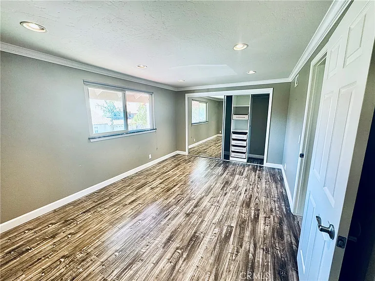 7895 Shell Cir — Photo 15
