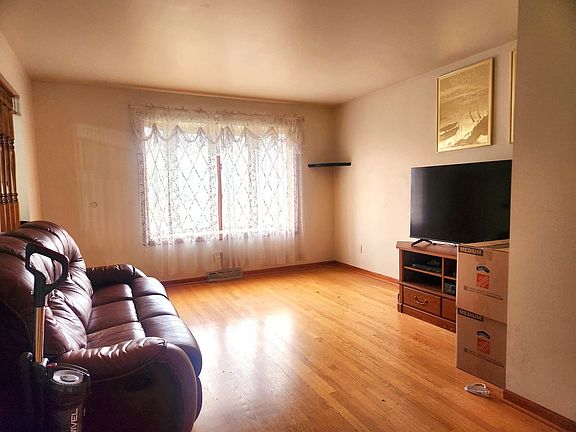 5th image of 5416 138th St