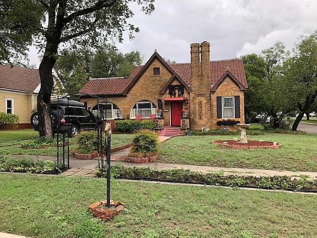 1st image of 723 W Highland Blvd