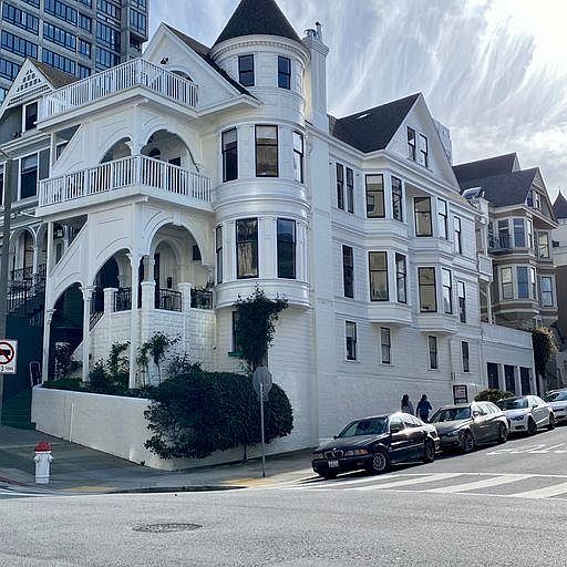 1st image of 2665 Laguna St