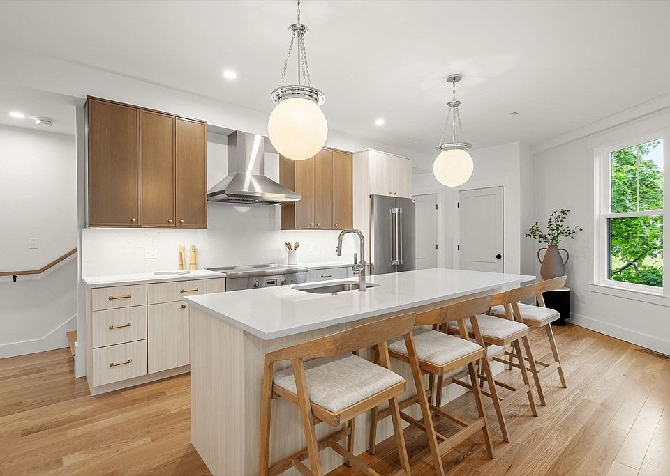 1st image of 6 Dellmore Rd #3