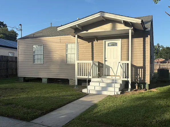 22 Curtis Dr, New Orleans, LA 70126