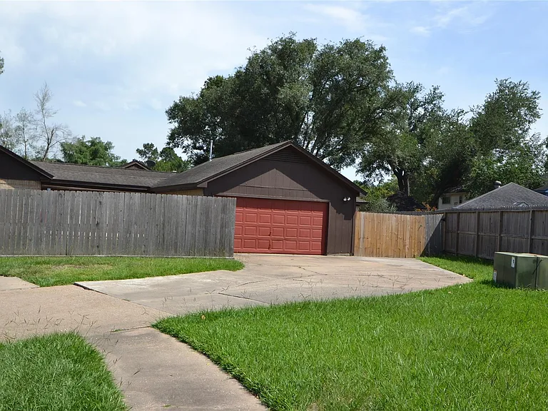 15927 Tumbling Rapids Dr — Photo 41