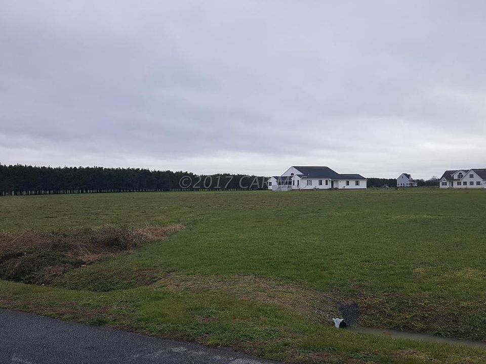 2nd image of 10640 Stewart Neck Rd