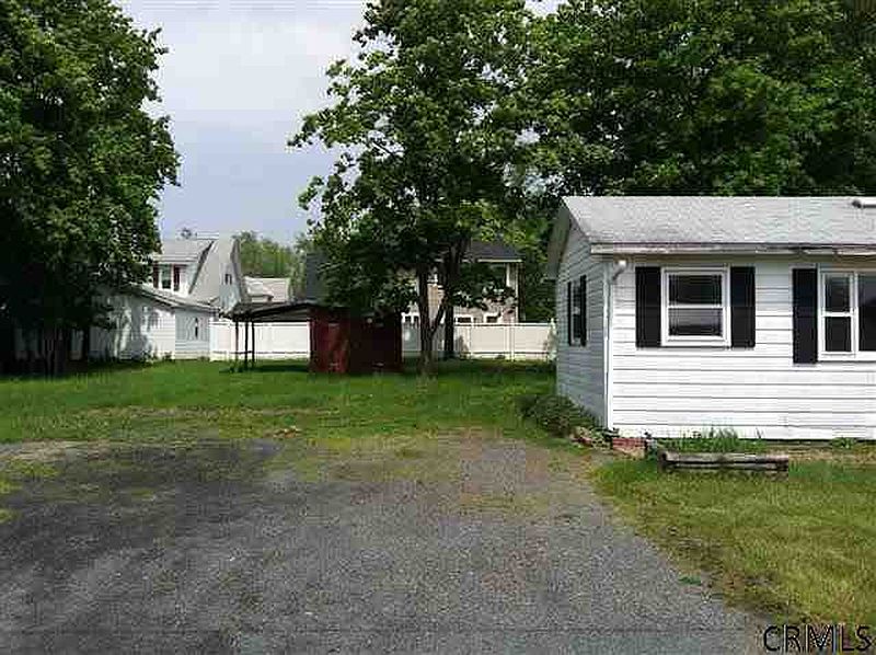 2nd image of 6 MAINE Avenue