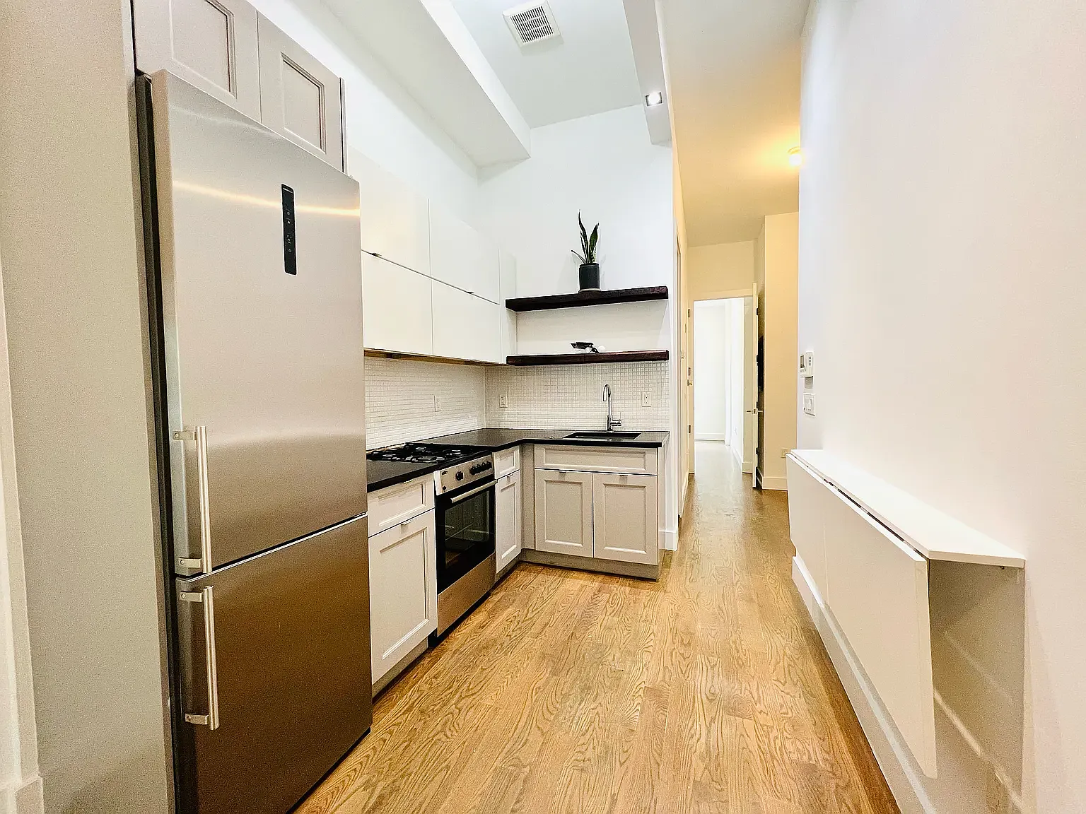 555 Fairview Avenue — Photo 3