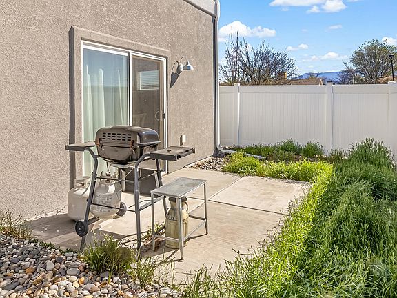 5th image of 401 Roberts Rd